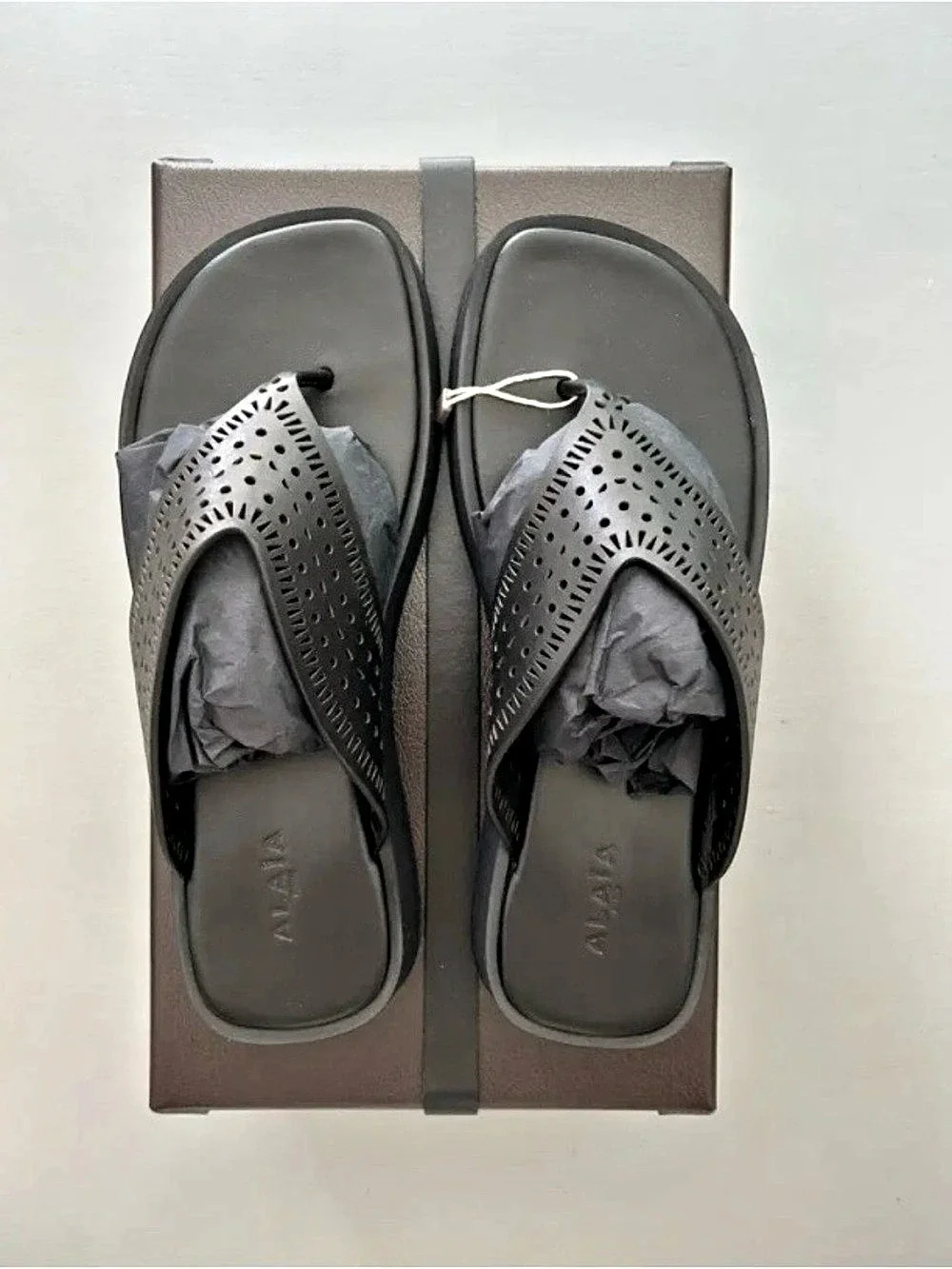 Alaïa Vienne Thong Platform Sandals Black Sz 41